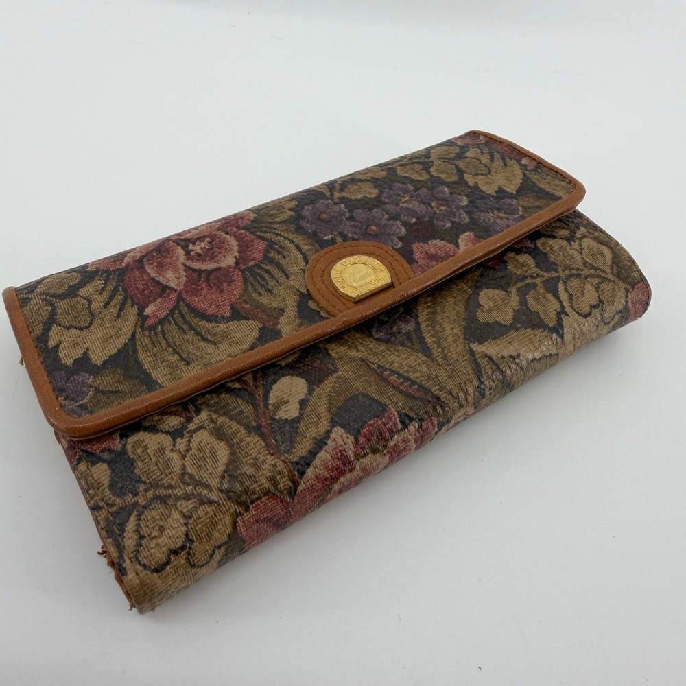 Gloria Vanderbilt Vintage Floral Tapestry Trifold Wallet Kiss Lock V9052 Brown